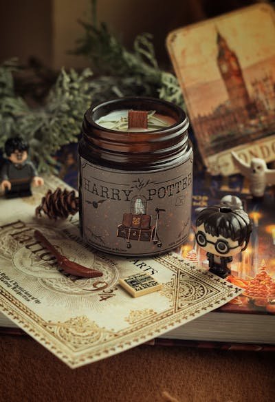 Surprises enchantées : explorez les boîtes mystères harry potter.